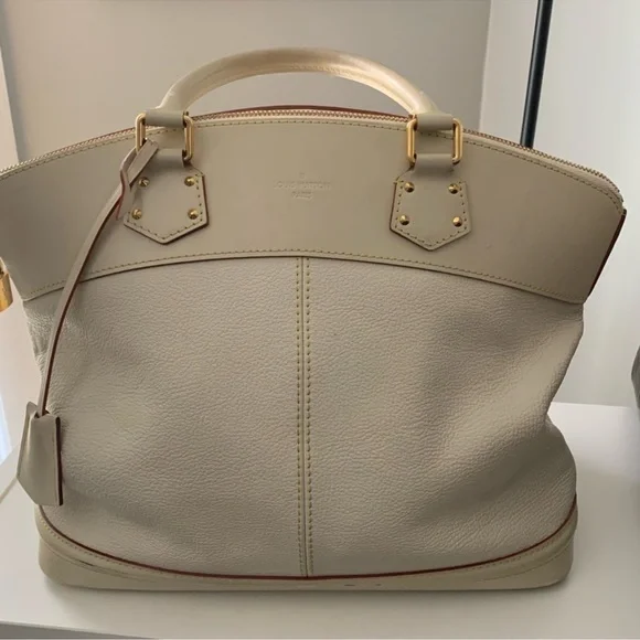 Louis Vuitton Suhali Lockit Bag in Preloved condition